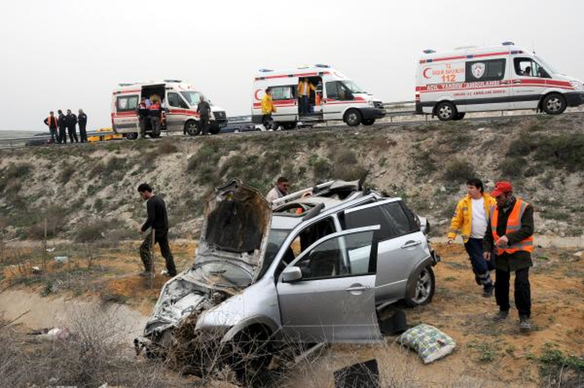 1 Kişinin Öldüğü Kazada, Yaralıların Yardımına Askerler Koştu