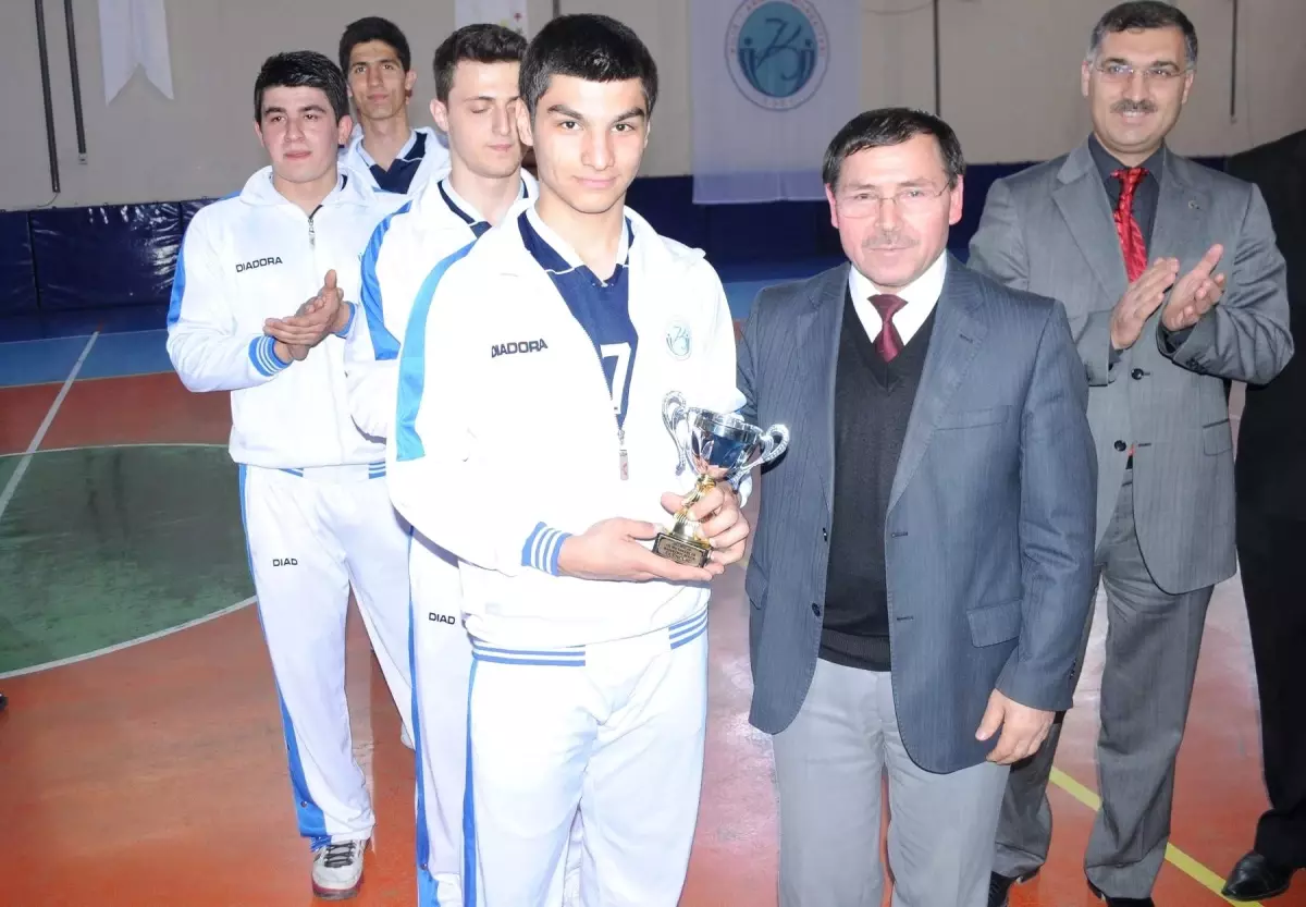 7 Aralık Üniversitesi Spor Kulübü Başarıya Doymuyor