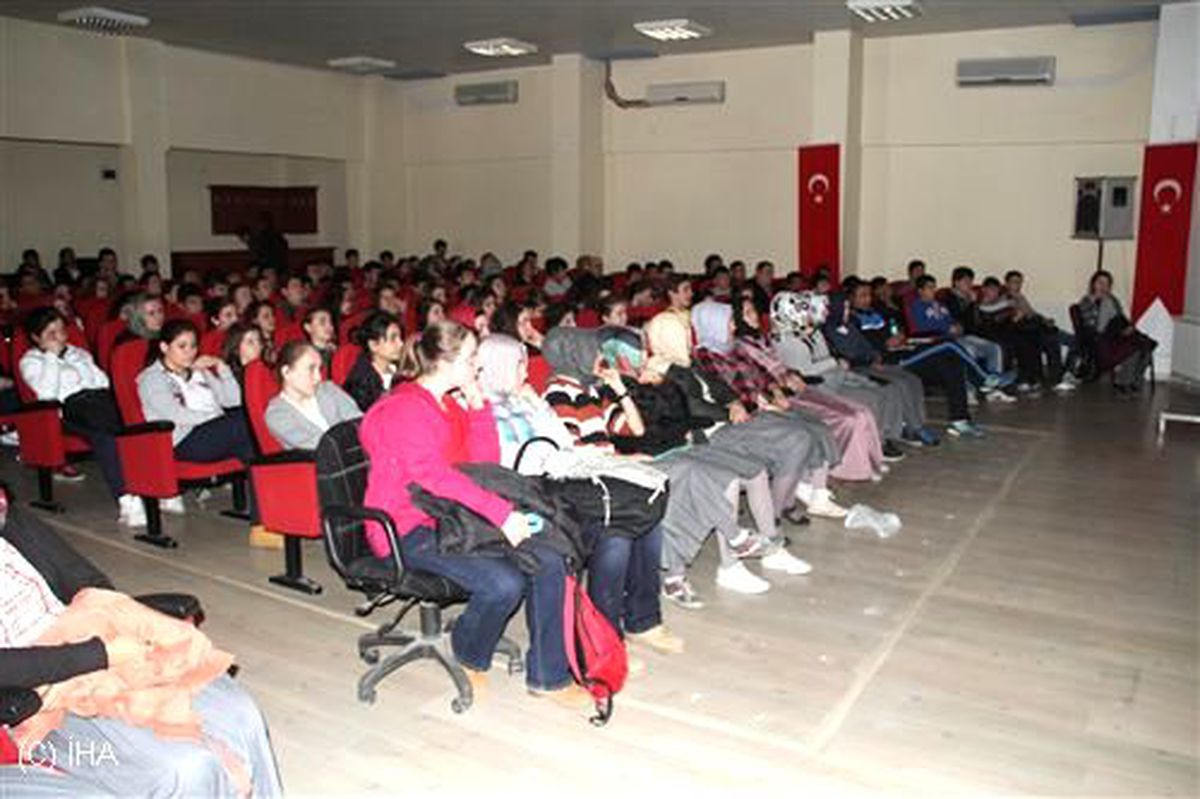 Akyazı Belediyesi Çanakkale Zaferini Kutladı