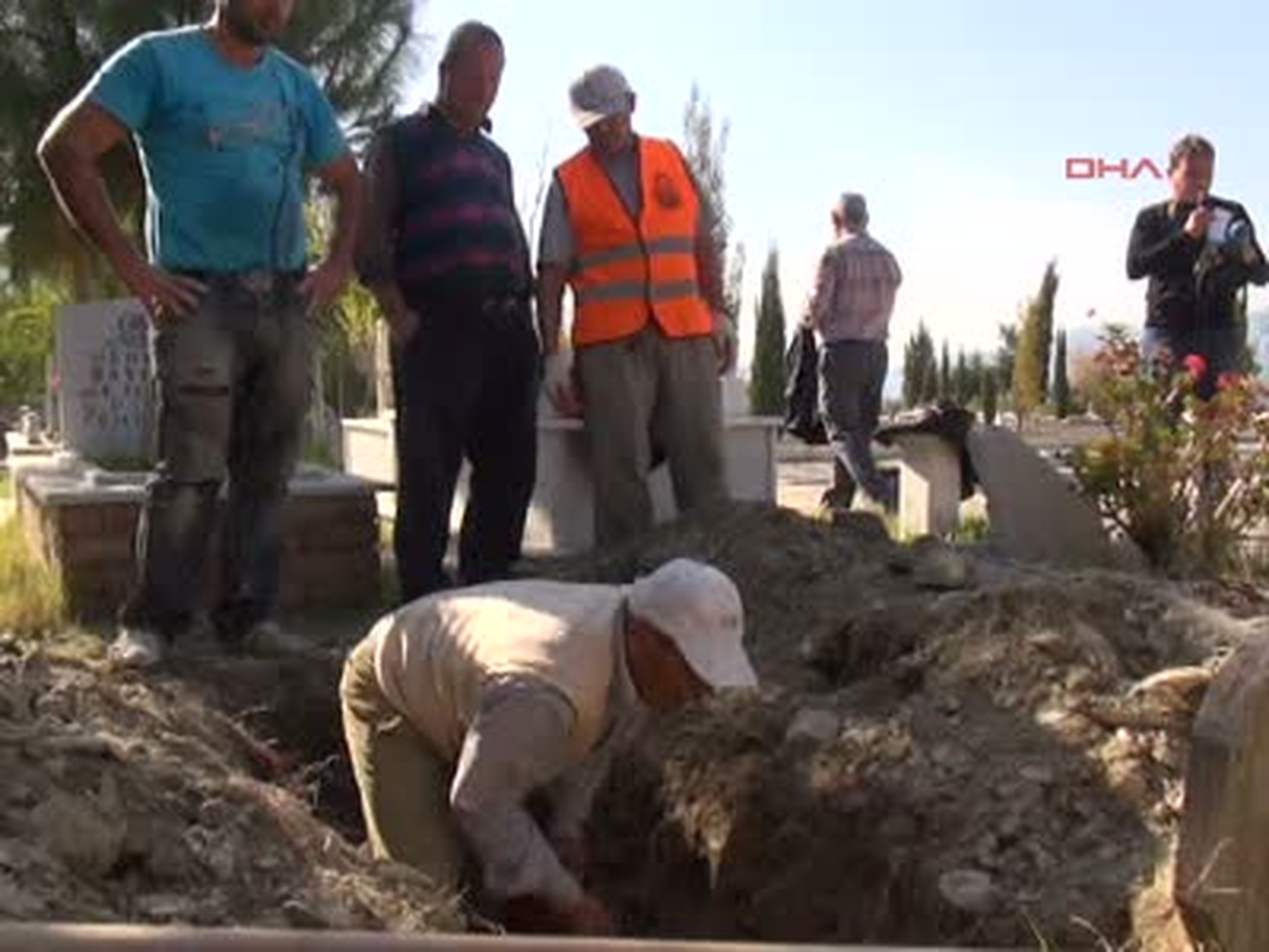 Alanya Hakemin Anneannesi Dedesiyle Aynı Mezarda Hakemin Anneannesi Dedesiyle Aynı Mezarda