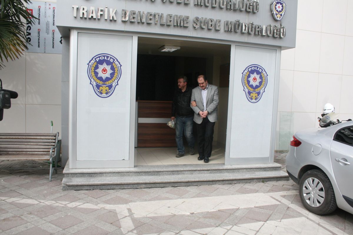 Babasını Dolandıran Şahsa 3 Yıl 6 Ay Hapis Cezası