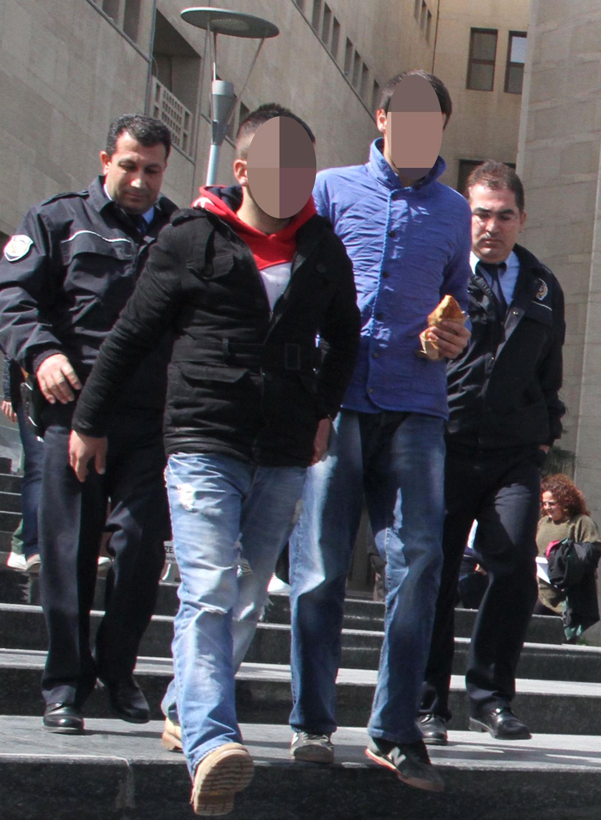 Bıçak Zoruyla 40 Lira Gasp Eden 3 Kişi Tutuklandı