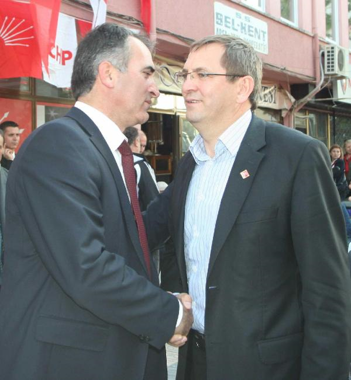 CHP\'li Başkan Kazada Yaralandı