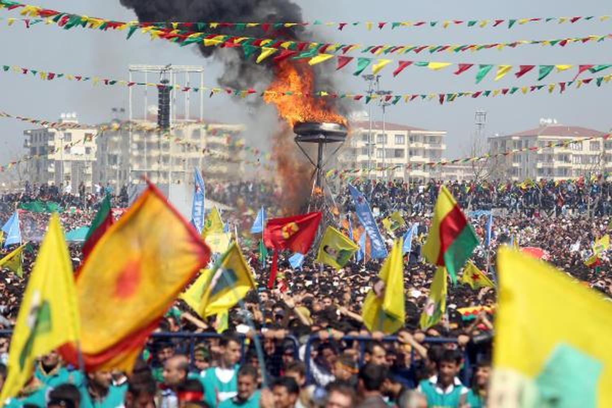 Diyarbakır Nevruz Kutlamasıyla Tarihi Gün Yaşıyor