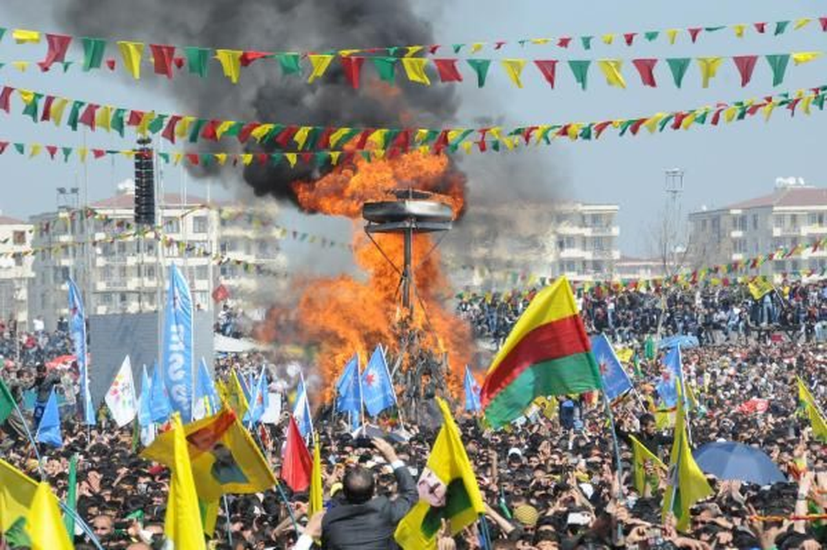 Diyarbakır Nevruz Kutlamasıyla Tarihi Gün Yaşıyor