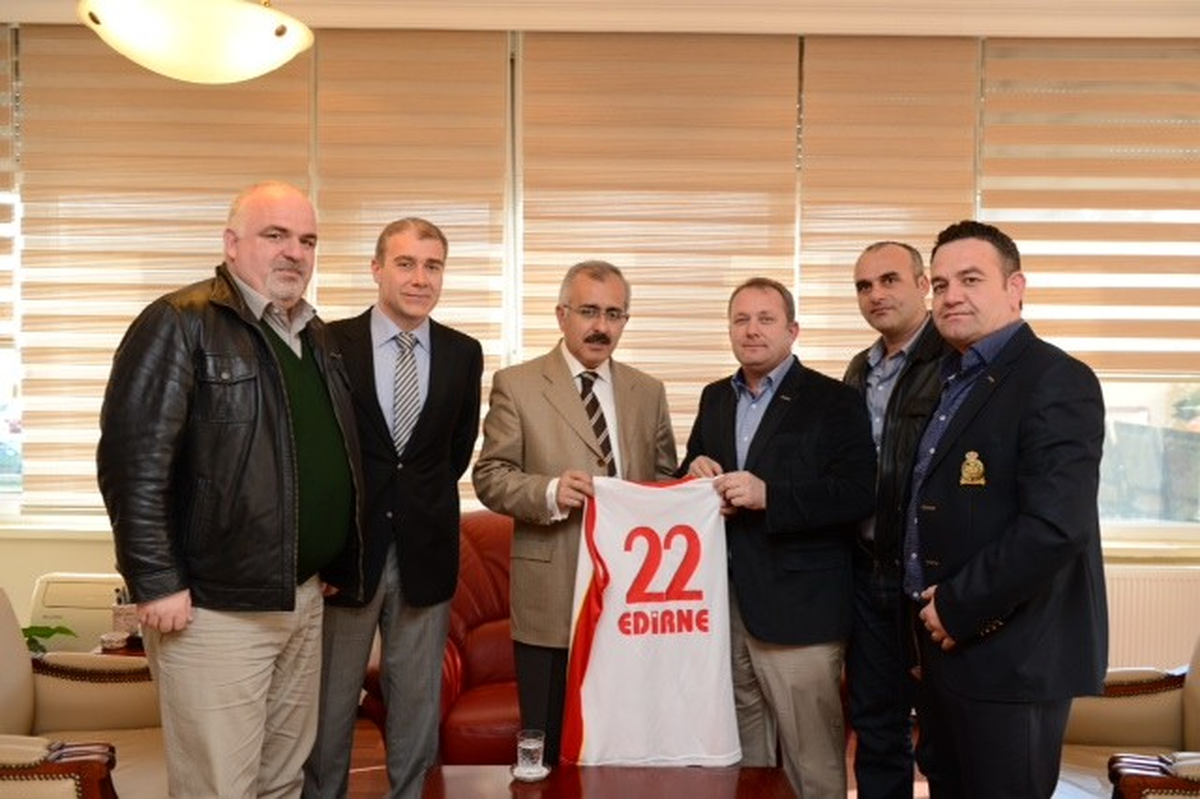 Edirnespor Basketbol Kulübü Yöneticilerinden Vali Duruer\'e Ziyaret