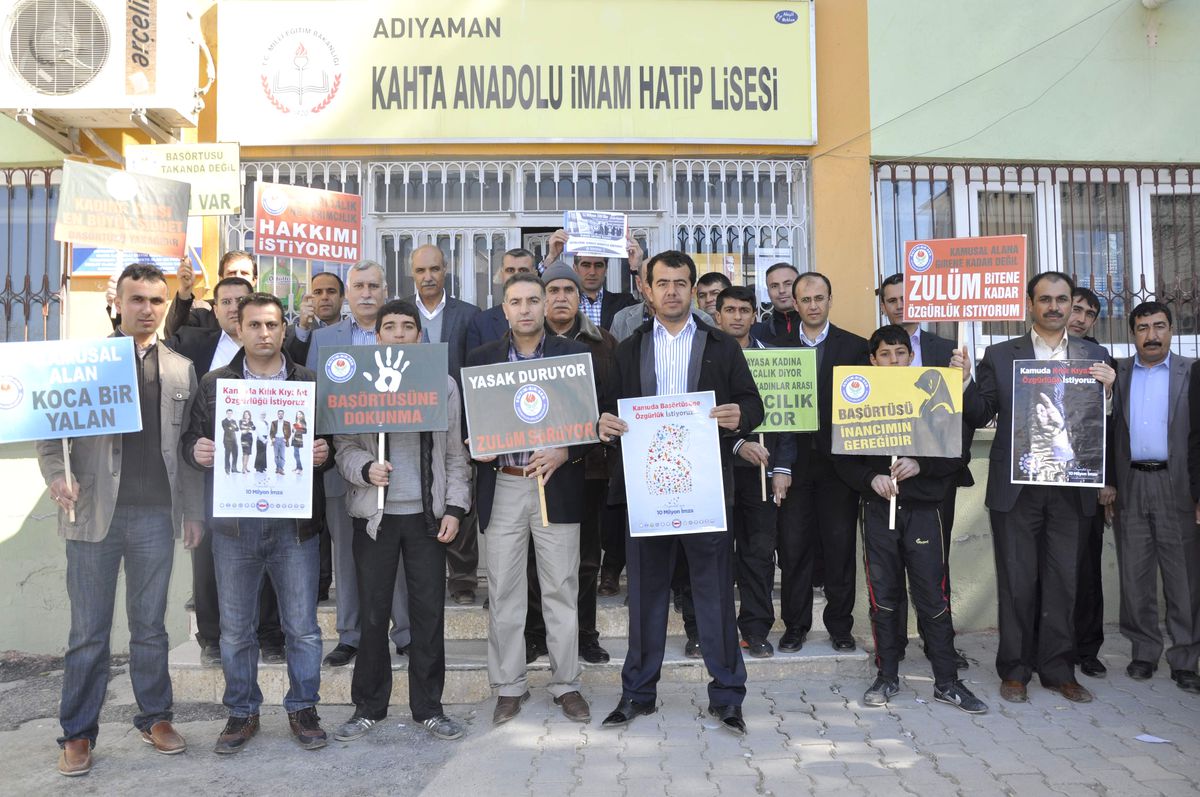 Eğitim-Bir-Sen Kahta Temsilciliği Serbest Kıyafet Eylemine Devam Edecek