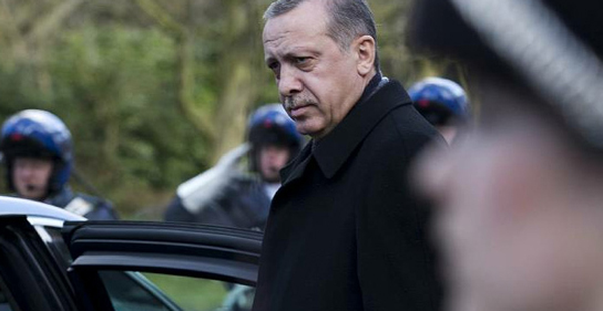 Erdoğan\'ın Konvoyuna Şişeli Saldırı