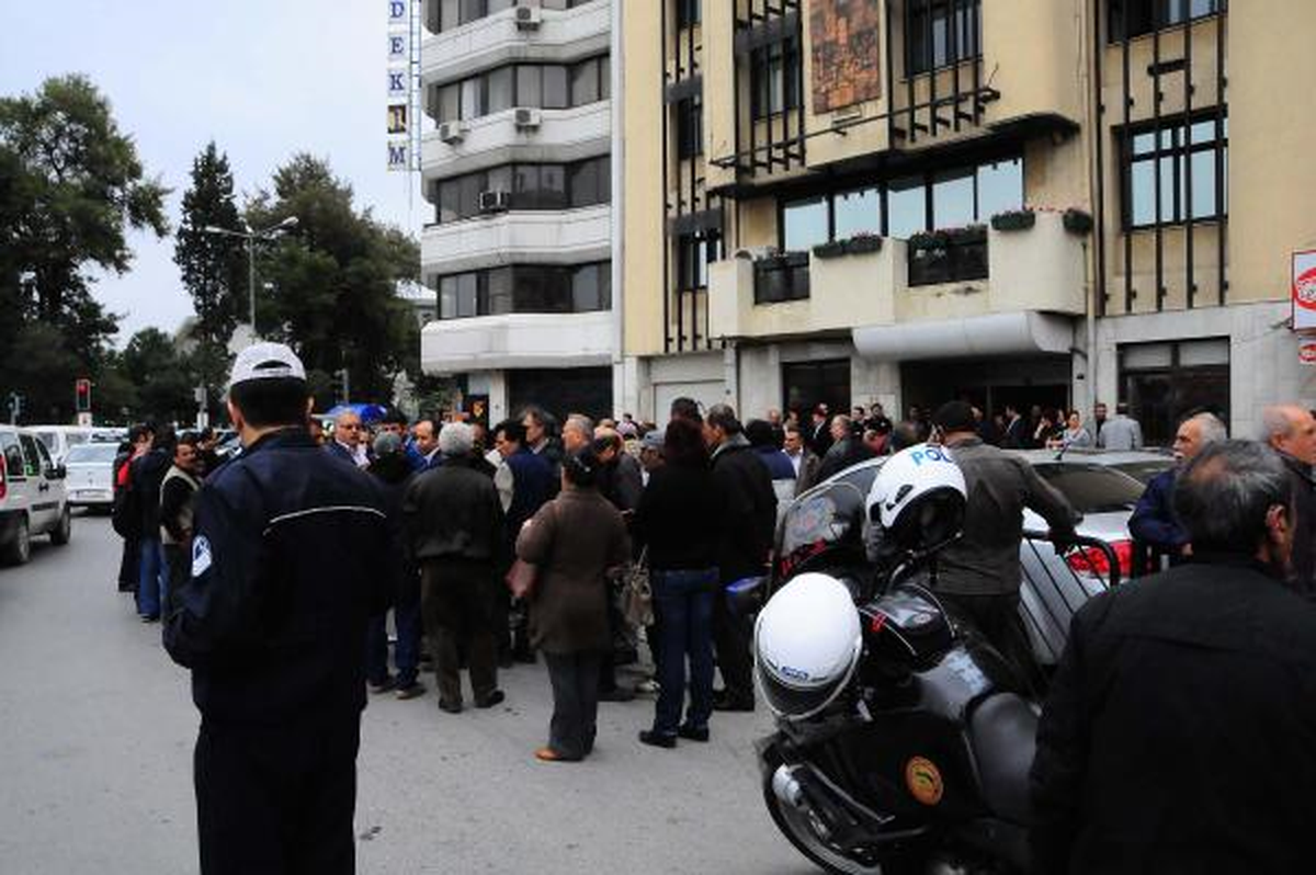 Otomobilde Çıkan Yangın Panik Yarattı