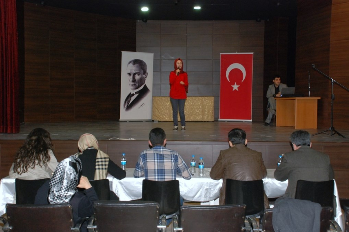 Gediz Belediyesi\'nin Düzenlediği Safahat Okuma ve Anlama Yarışması Ön Elemesi Yapıldı