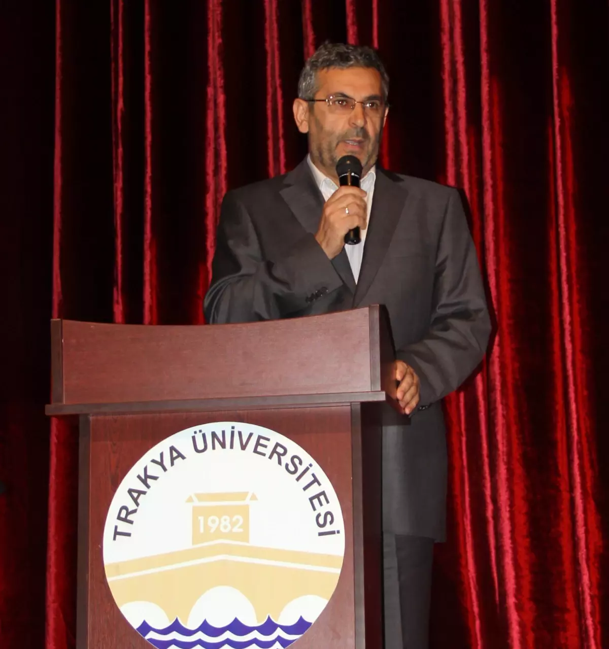 Gümüş: "Çanakkale: Hazreti Peygamber\'in Kalbinin Attığı Yerdir"