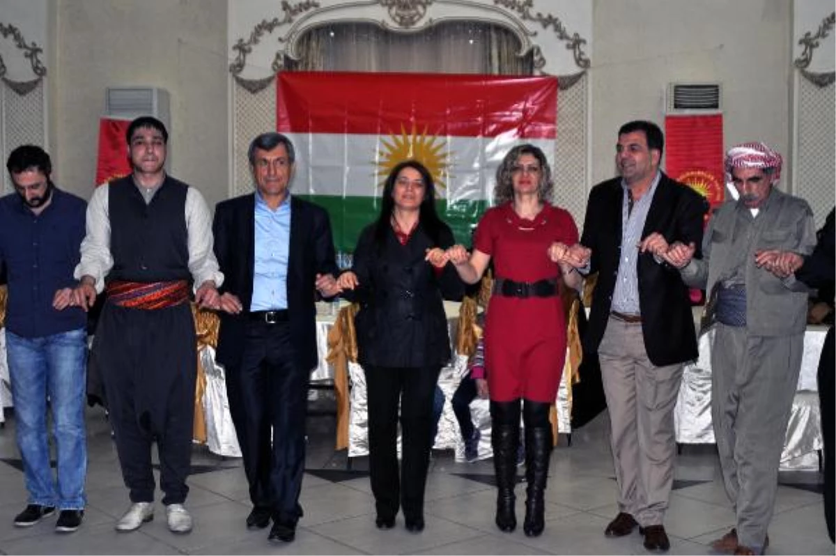 "Kürdistan" Bayraklı Nevruz Kutlaması