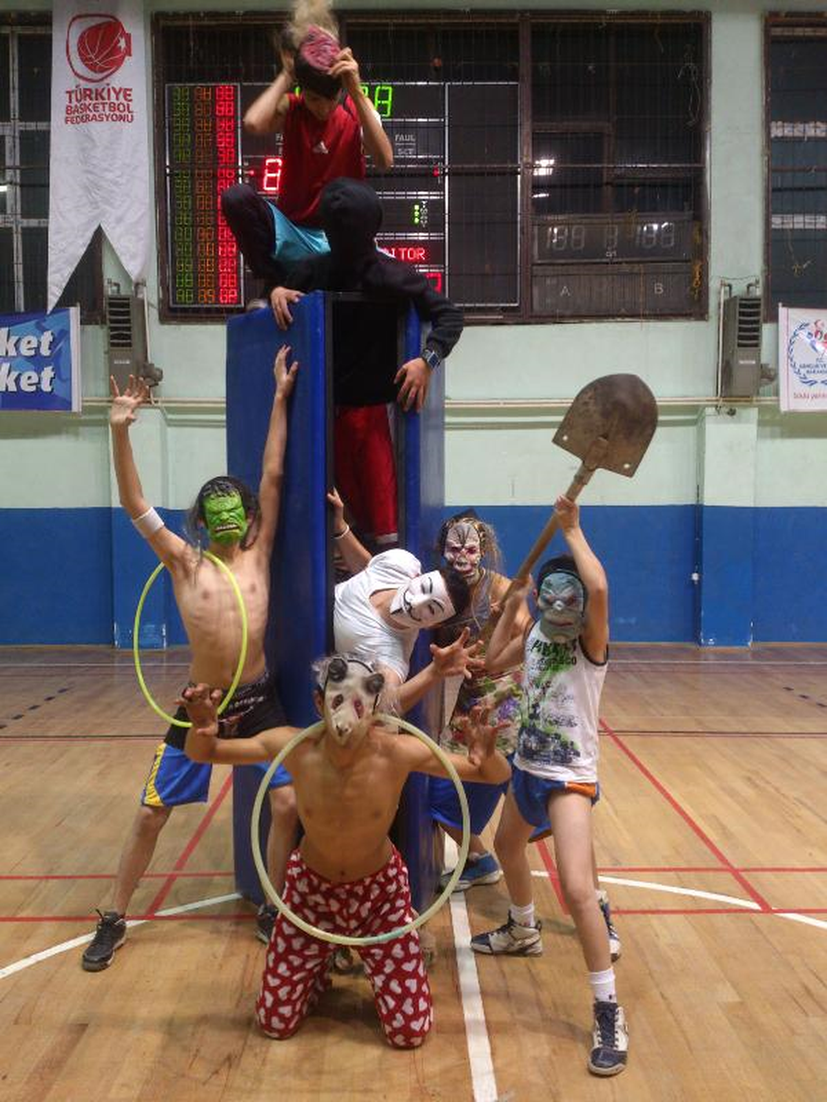 Hakkarili Basketçilerin Harlem Shake Dansı Tıklama Rekoru Kırdı