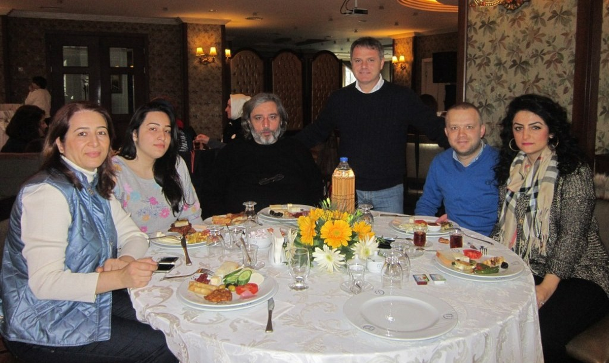 İş Adamları Moral Depoladı