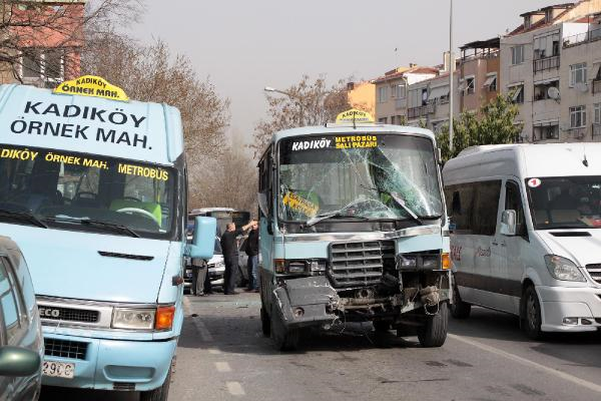 Kadıköy\'de "Yolcu Kapma" Kazası