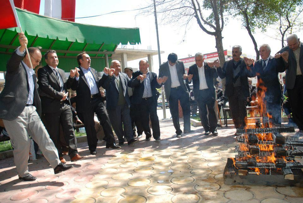 Kadirli\'de Nevruz Coşkusu
