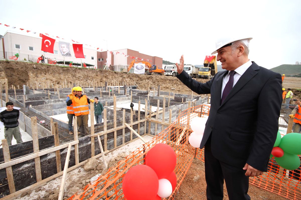 Karşıyaka\'ya Sosyal Yaşam Kompleksi