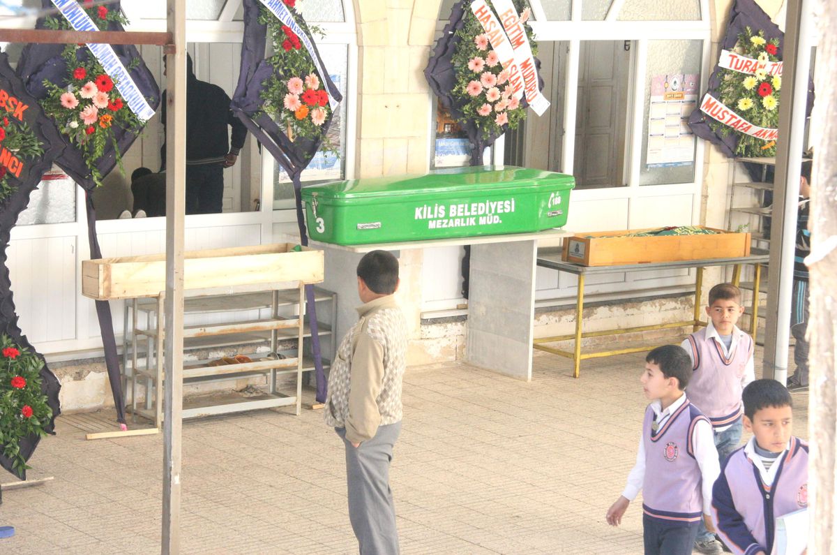 Kilis\'teki Yangında Hayatını Kaybeden 3 Kardeş Toprağa Verildi