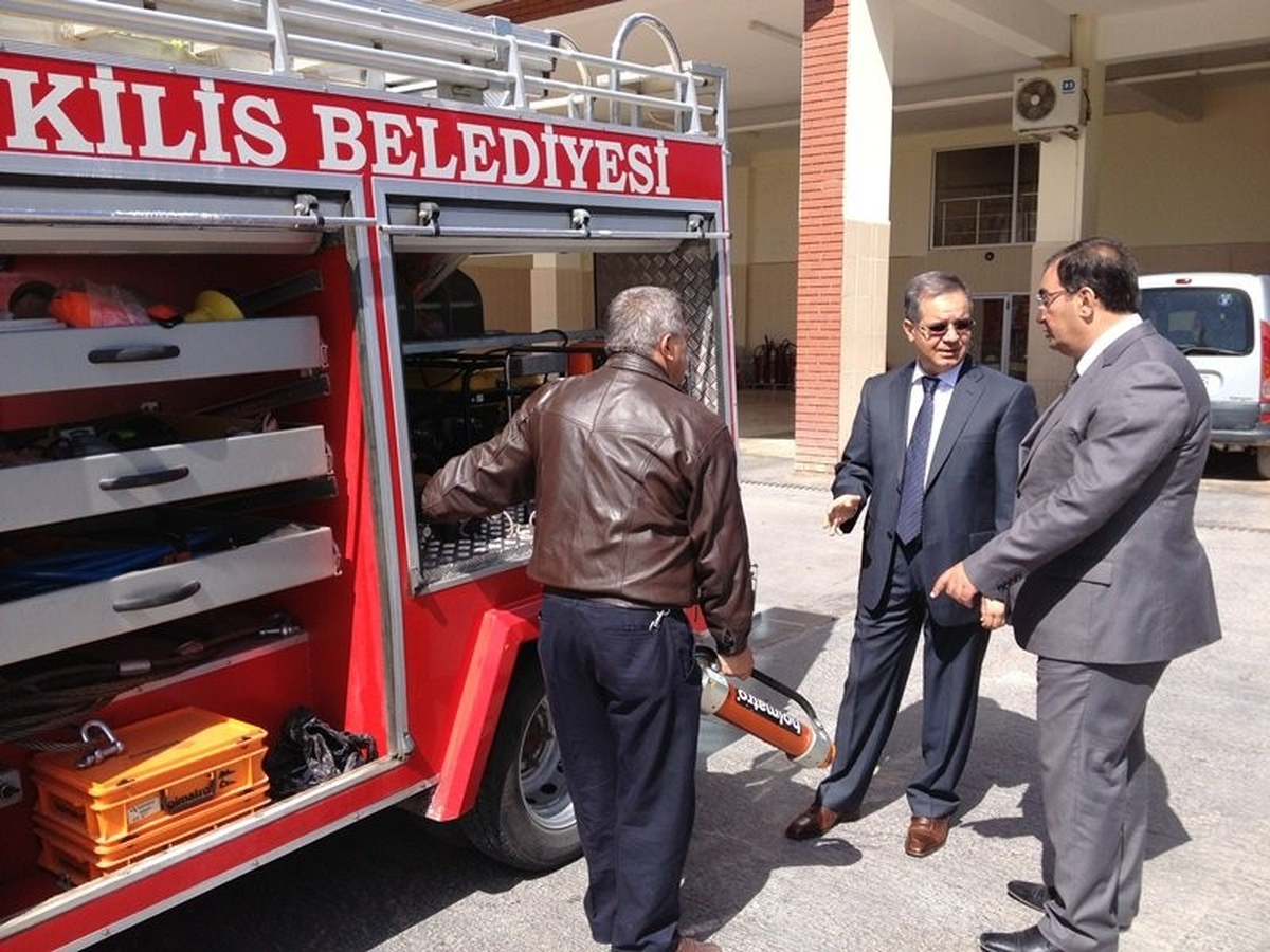 Kilis Valisi Süleyman Tapsız, İtfaiye Müdürlüğünü İnceledi