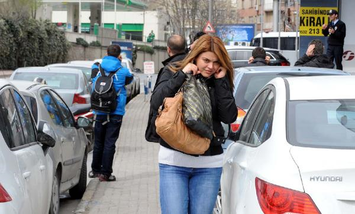 Kulaklarınızı Kapatın, Paketi Patlatıyorlar