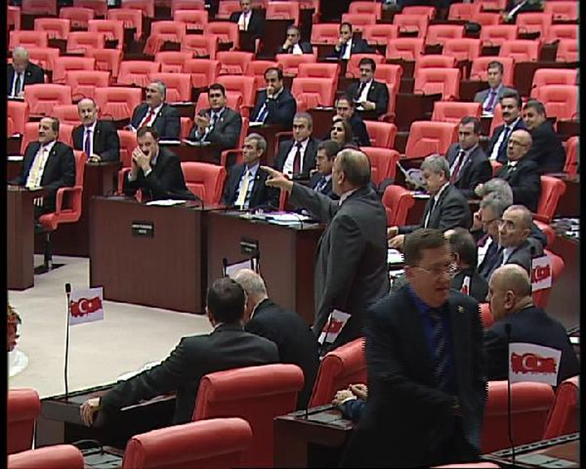 Meclis\'te Gergin Anlar