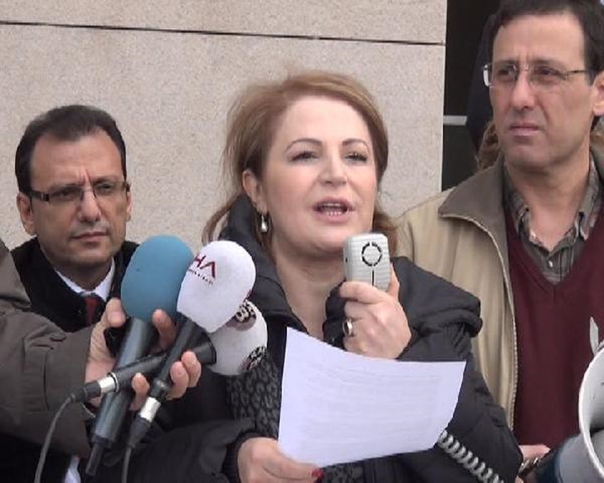 Odatv Davası Öncesi Adliye Önünde Gazetecilerden Açıklama