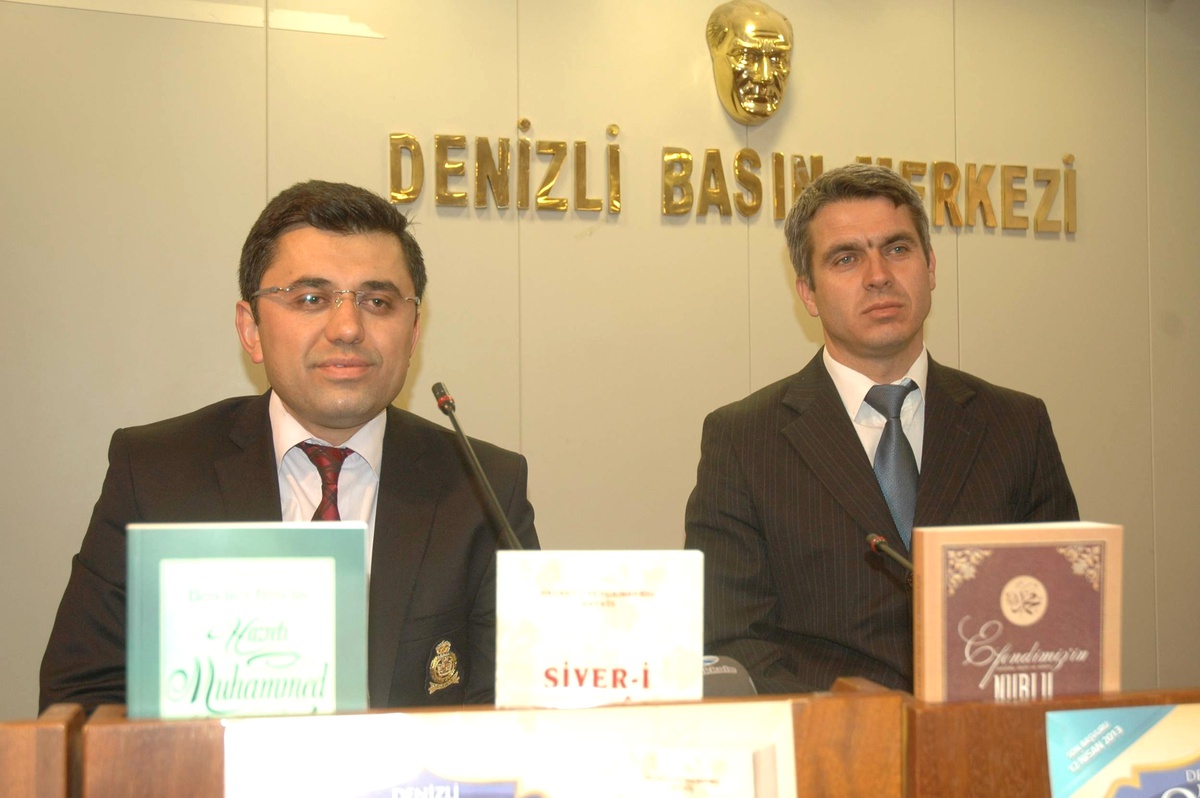 Peygamber Efendimizin Hayatını Okuyarak Umre\'ye Gidecekler