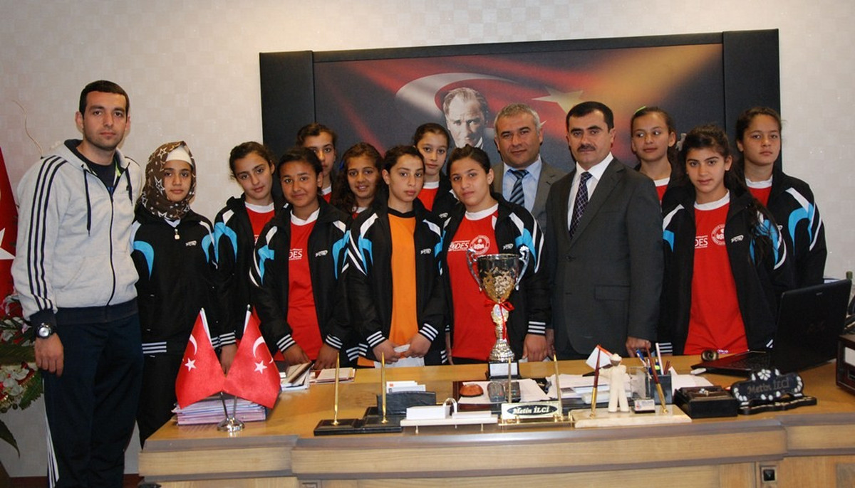 Şanlıurfa Futbol Yıldız Kız Takımı Türkiye Şampiyonasında