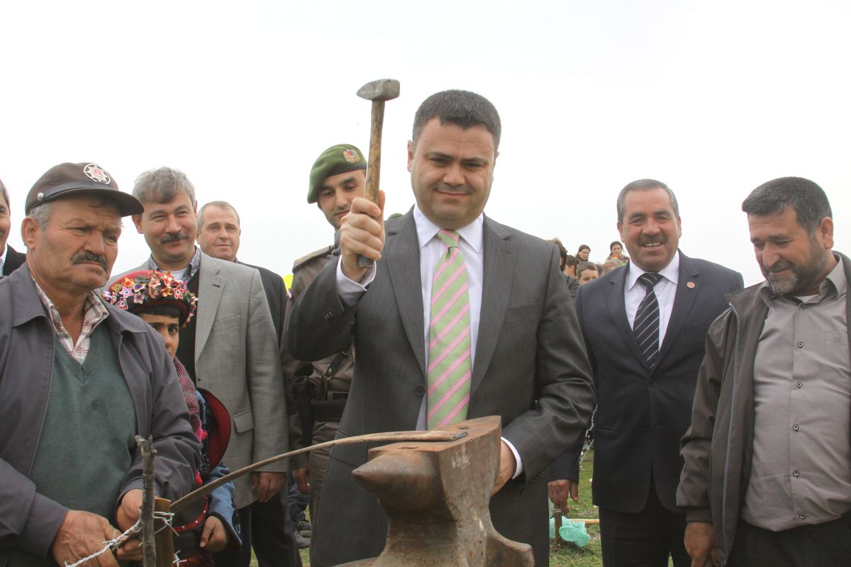 Saruhanlı\'da Nevruz Coşkusu