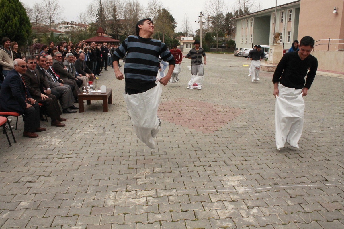 Selçuk\'ta Nevruz Kutlamaları Renkli Geçti