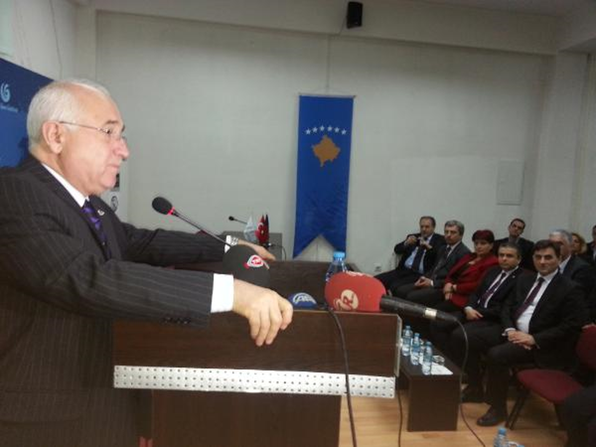 TBMM Başkanı Çiçek Kosova\'da