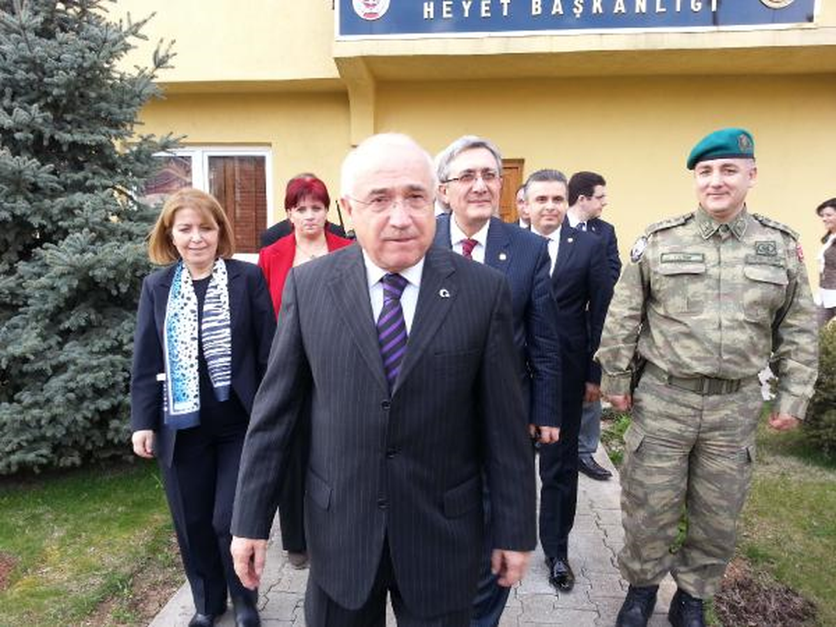 TBMM Başkanı Çiçek Kosova\'da Türk Askerini Ziyaret Etti