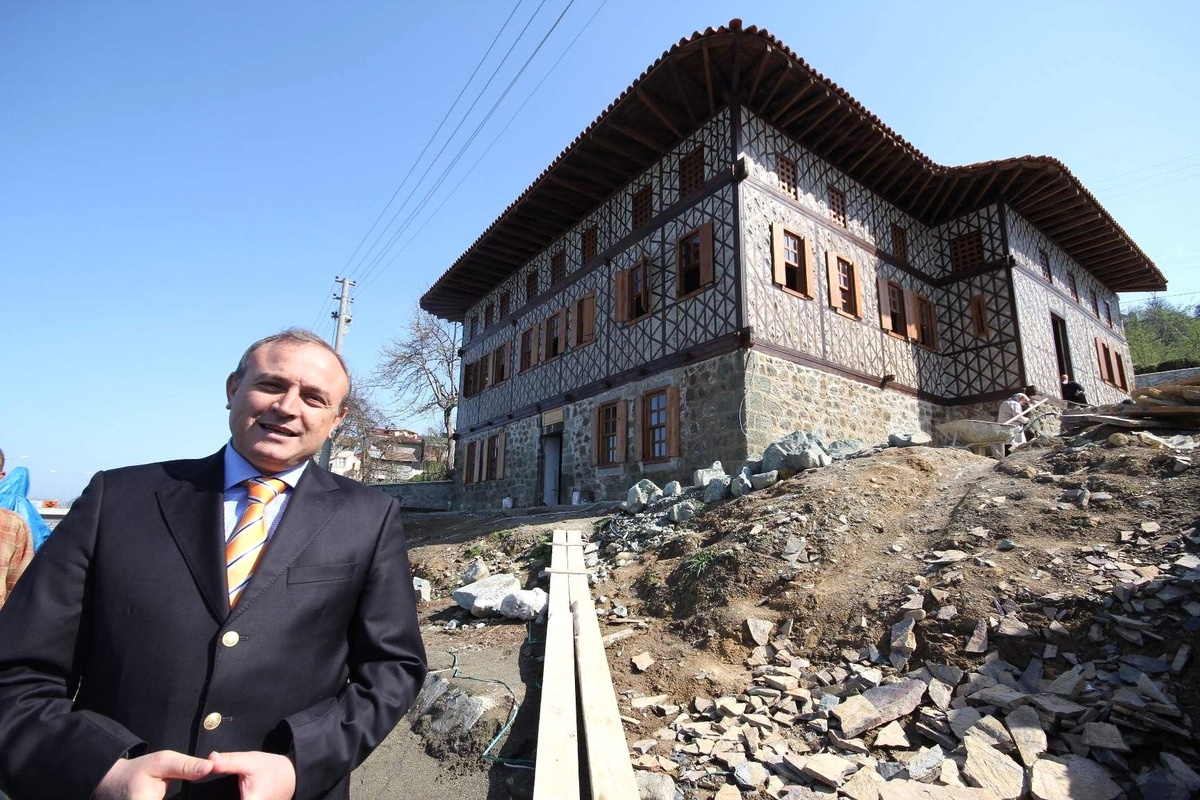 Trabzon Valisi Kızılcık."Trabzon\'u Bir Tarih ve Kültür Şehri Olarak Alternatif Turizm Merkezi...