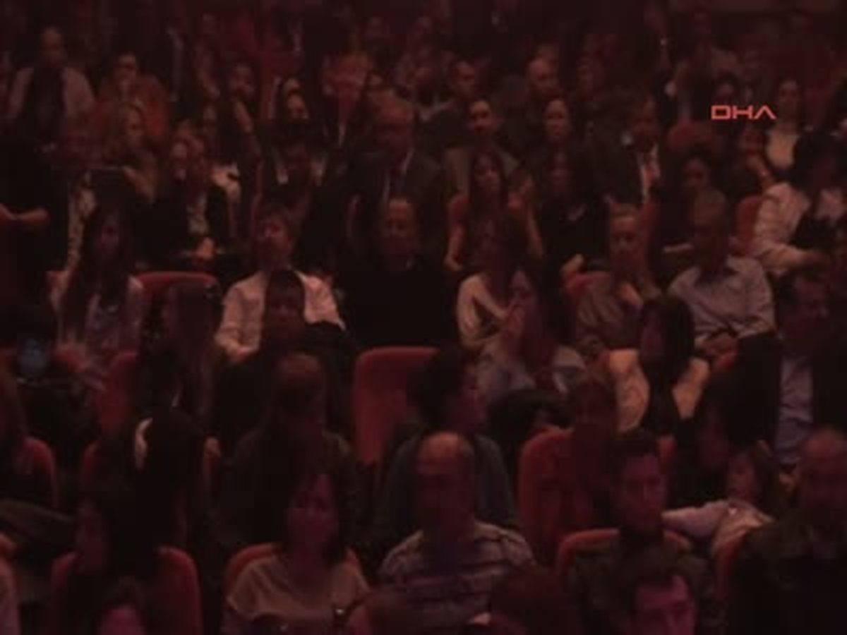 Uşak\'ta Hüsnü Şenlendirici Rüzgarı