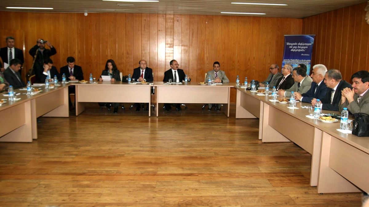 Uşak\'ta Yenilikçi Okullar ve Eğitimde Değişim Yönetimi Projesi Tanıtıldı