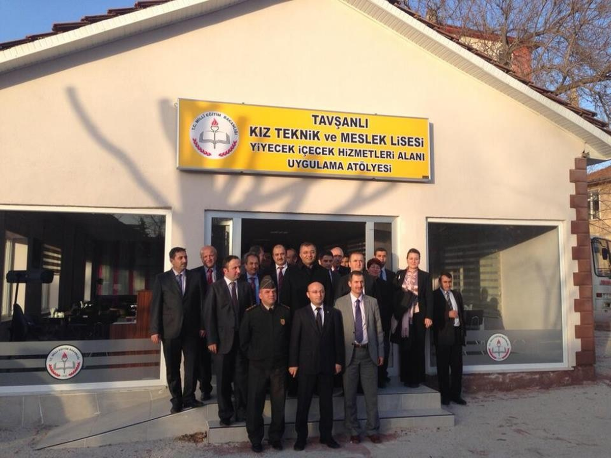 Vali Kenan Çiftçi Tavşanlı\'ya Geldi