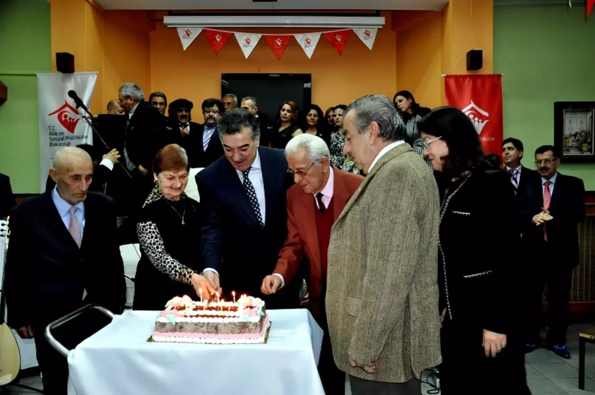 Vali Kerem Al, Bir Gününü Yaşlılara Ayırdı