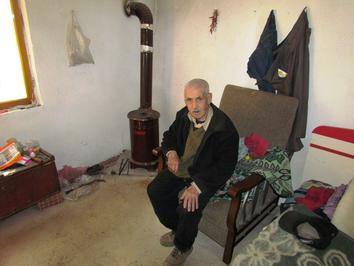 Yalnız Yaşayan Yaşlı Adam İlgi ve Destek Bekliyor
