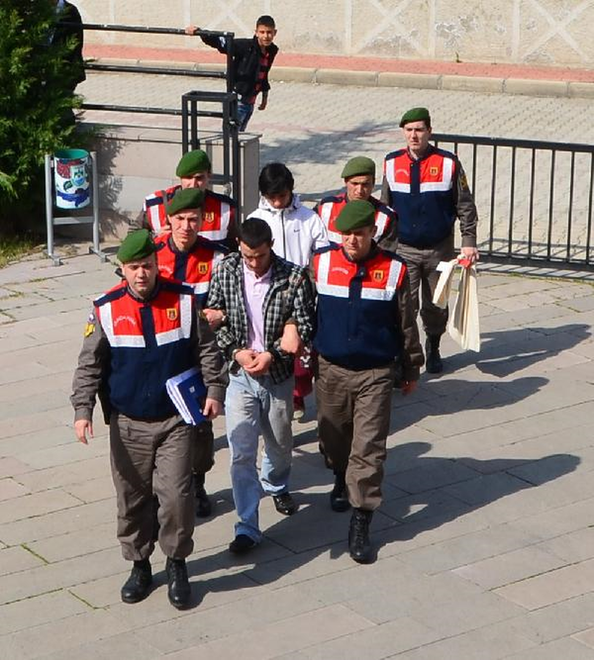 Zeytinyağı Hırsızlarını Köylüler Yakaladı
