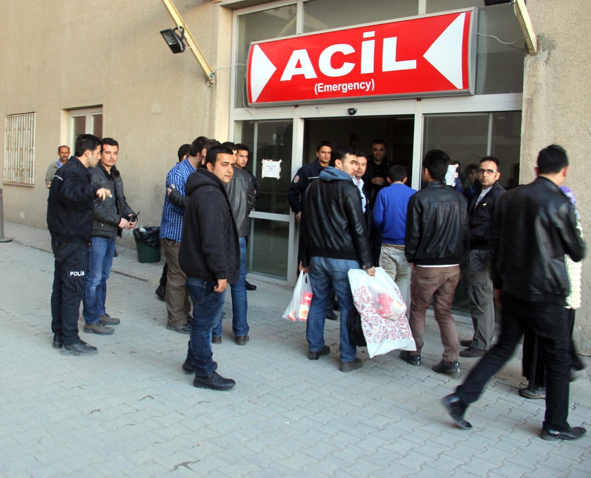 Zırhlı Aracın Çarptığı Genç Kıza Polisten Ziyaret