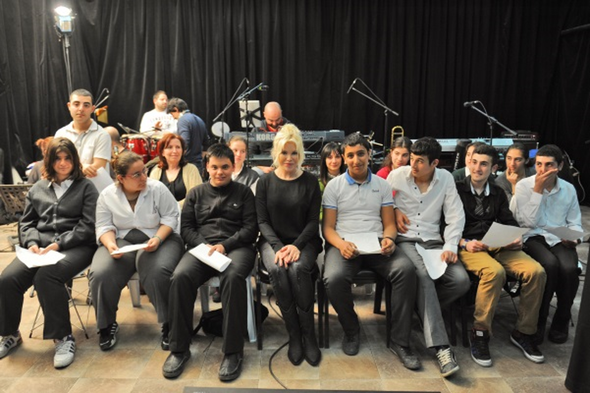 Ajda Pekkan\'dan Engelleri Tanımayanlara Konser