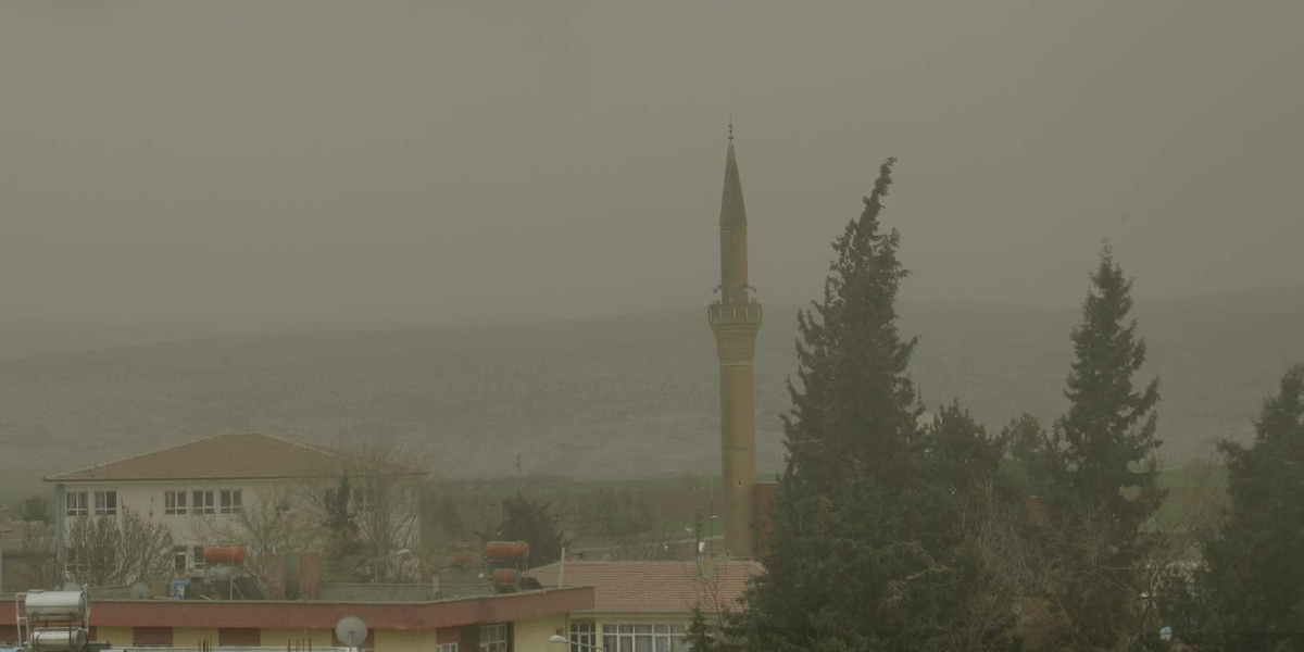 Araban\'da Gökyüzünü Toz Bulutu Kapladı