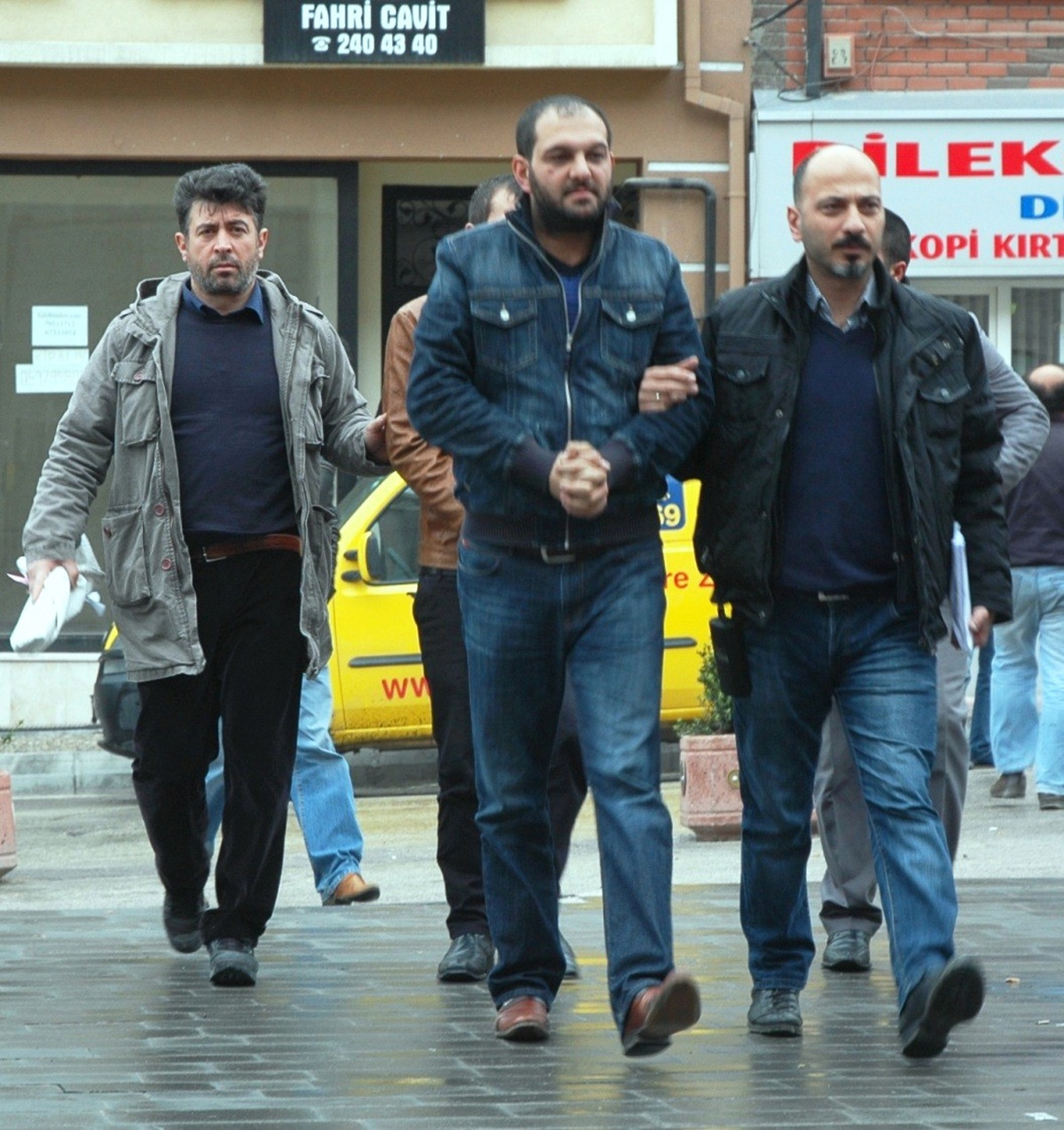Av Tüfeği ile Depo Kurşunladığı İddia Edilen Şüpheliler Yakalandı