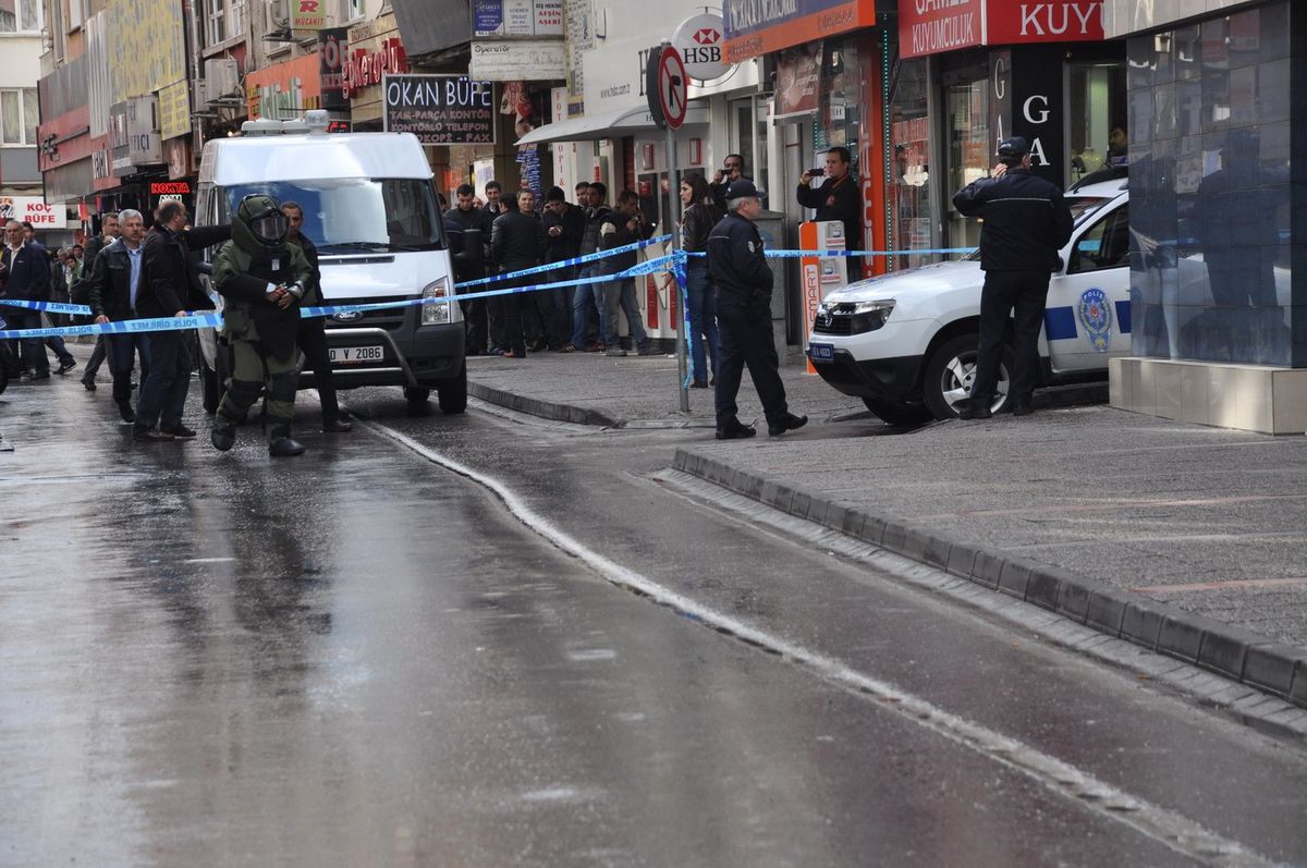 Balıkesir\'de Şüpheli Çanta Paniği