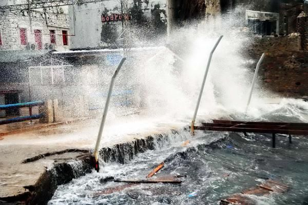 Bursa\'da Şiddetli Lodos
