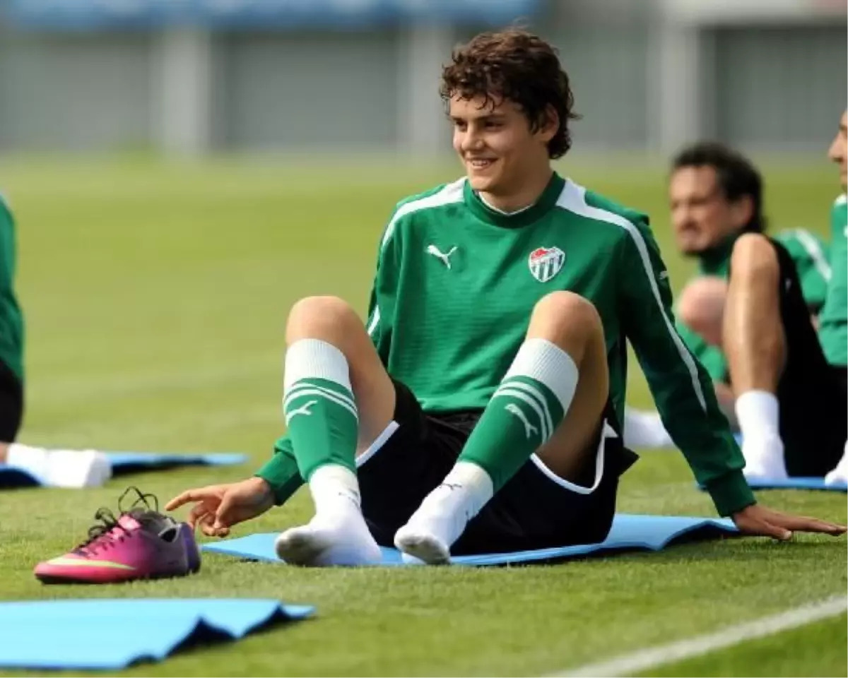 Bursaspor'un Altyapı Futbolcusu Enes'e Yapılan Transfer Teklifleri