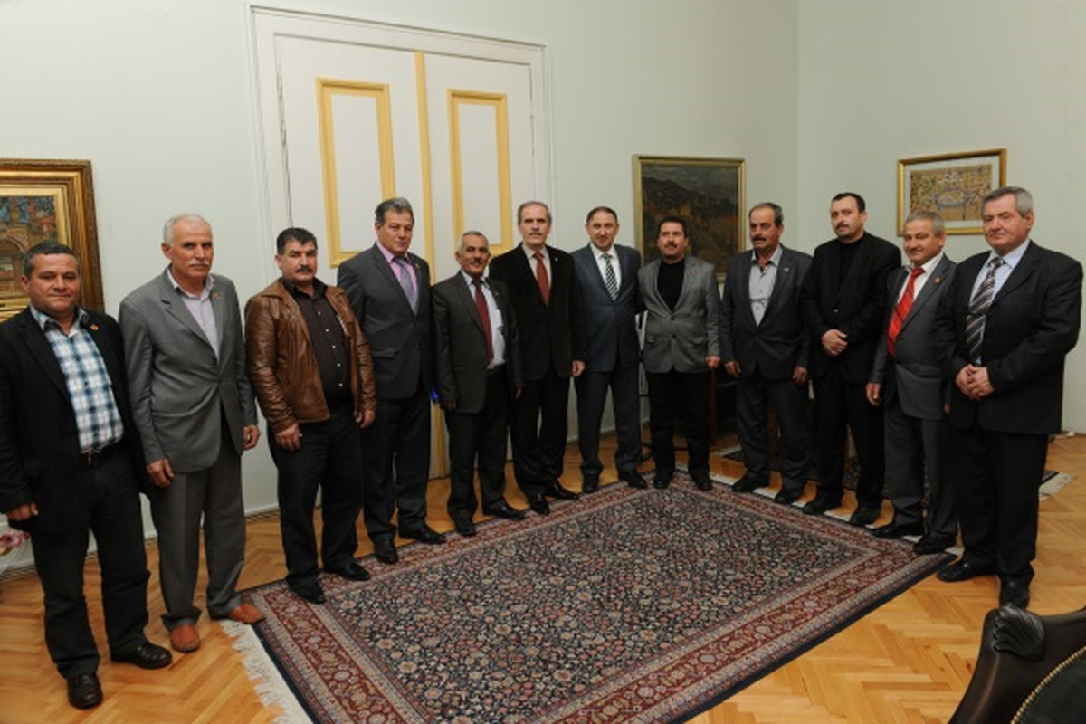 Büyükşehir İlçeler İçin Kolları Sıvadı