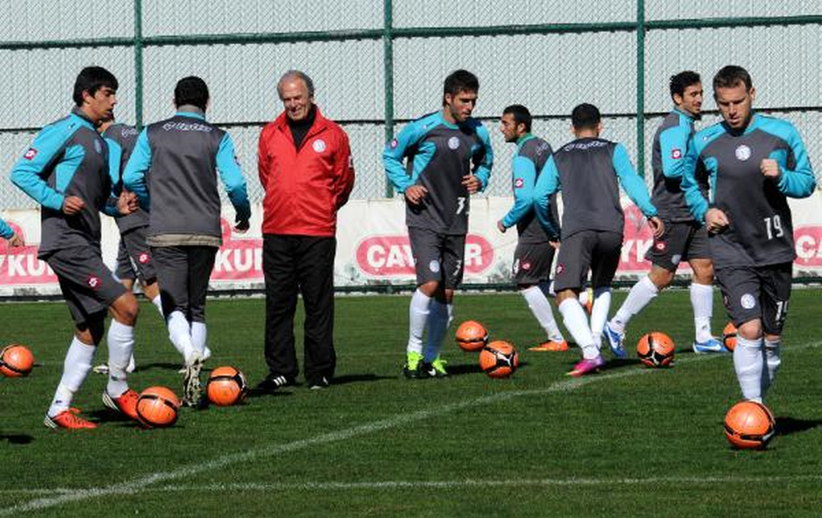 Çaykur Rizespor\'da Hedef Zirveye İyice Yaklaşmak