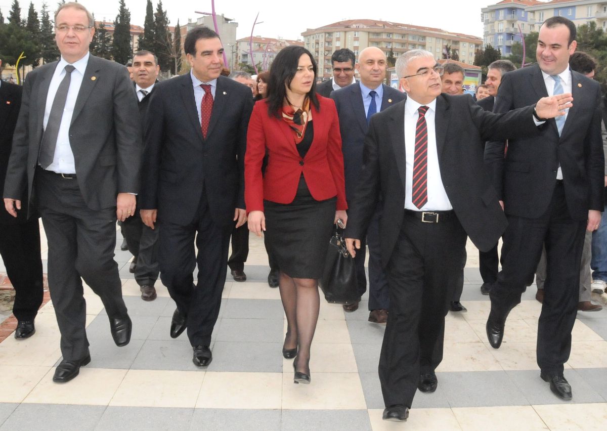CHP Genel Başkan Yardımcıları ve Milletvekilleri Çorlu Cumhuriyet Parkını Ziyaret Etti
