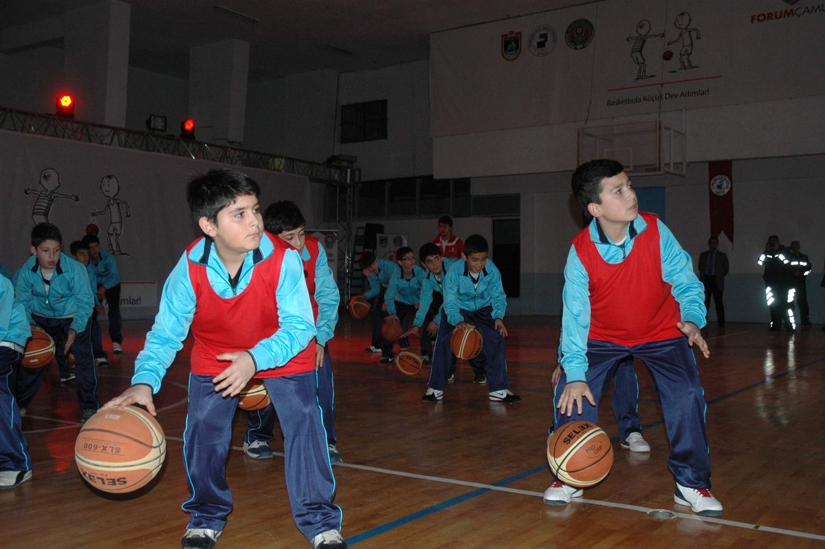 Çocuklar, Basketbolla Hayata Tutunacak